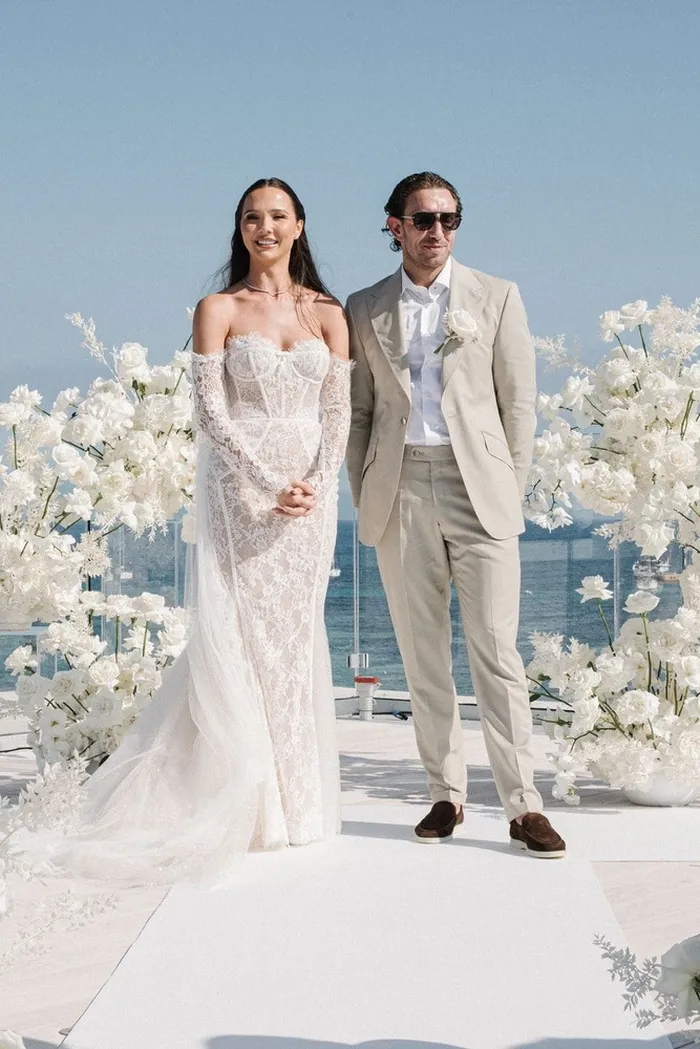 White wedding at Nobu Hotel Ibiza — reception details, Ibiza