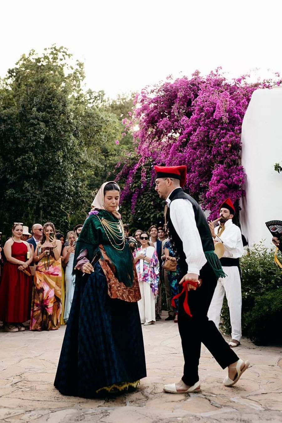 wedding organized in a beautiful finca in ibiza with a jewish ceremony and beautiful flowers, planned to perfection by Bliss Ibiza Wedding Planner
