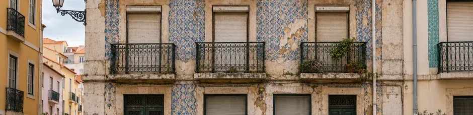 Edifício devoluto do Estado que poderia ser usado para habitação social em Portugal