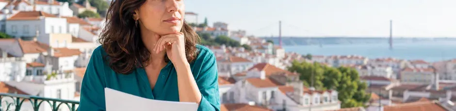 Mapa de Portugal com municípios assinalados segundo o nível de pressão habitacional em 2026