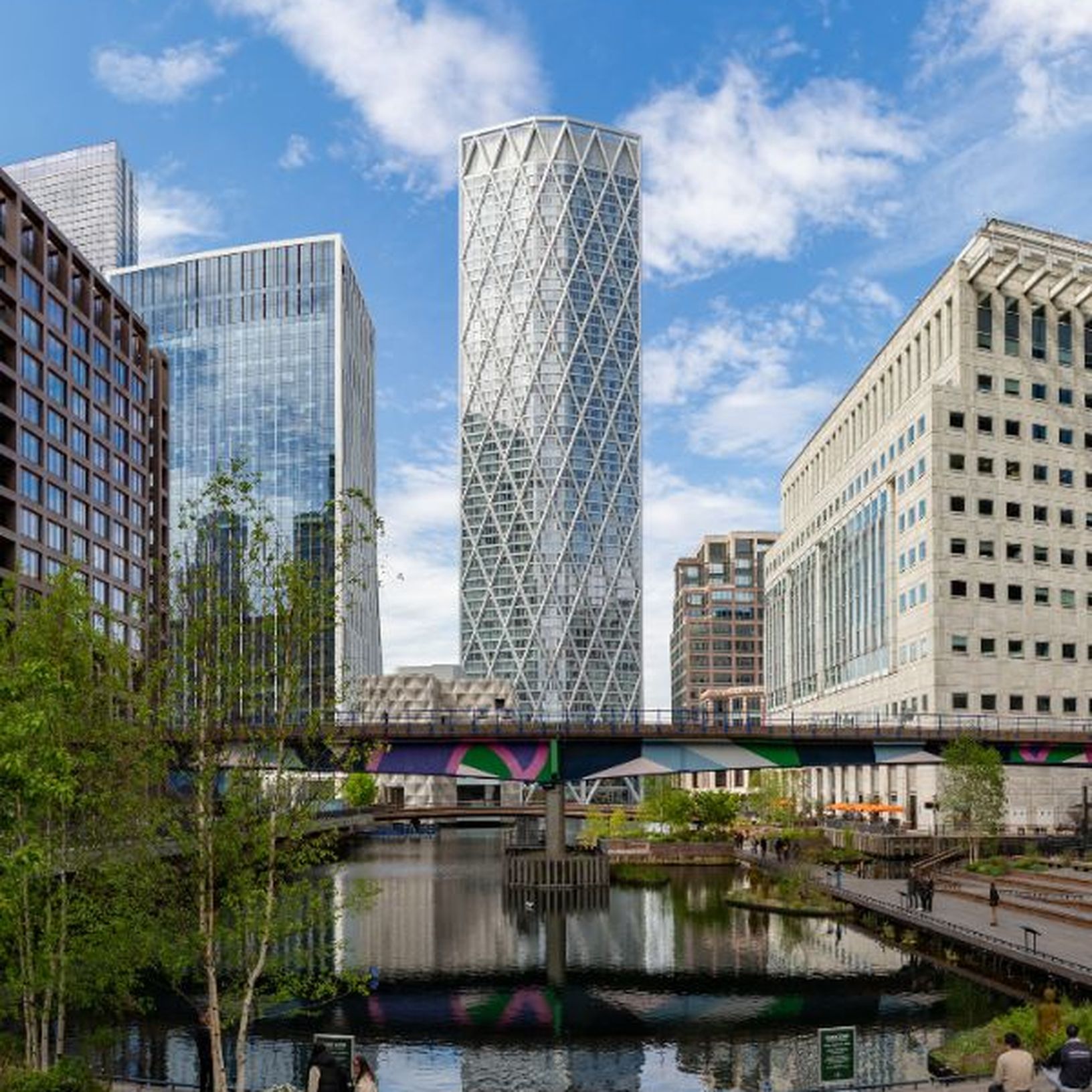 Modern apartments and offices in Canary Wharf London