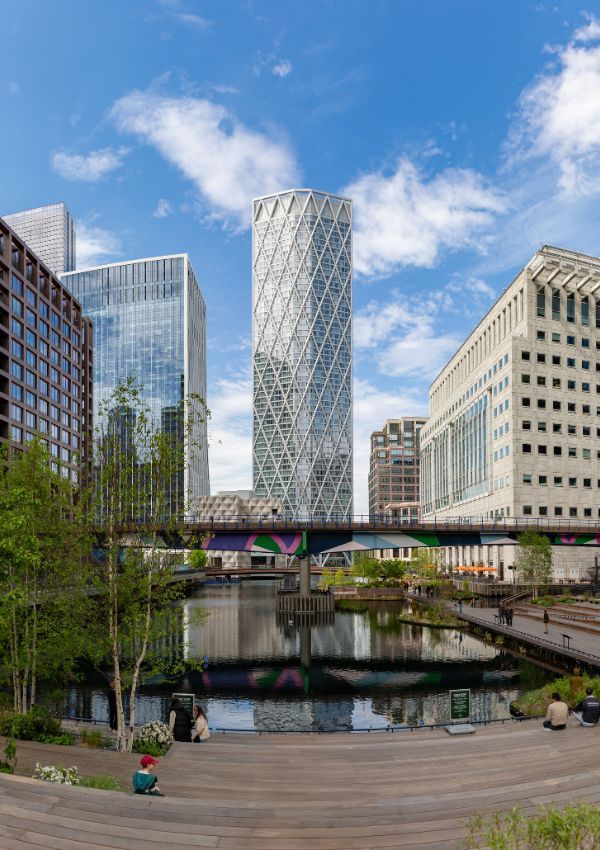 Modern apartments and offices in Canary Wharf London