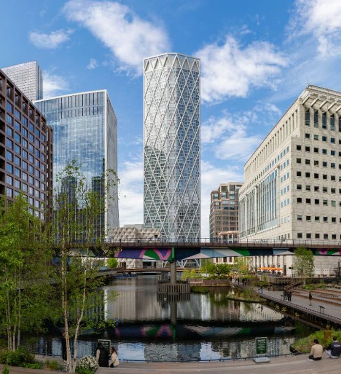 Modern apartments and offices in Canary Wharf London