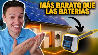 Smiling man presenting a solar-paneled house with glowing appliances and a portable inverter device; caption reads "Más barato que las baterías."