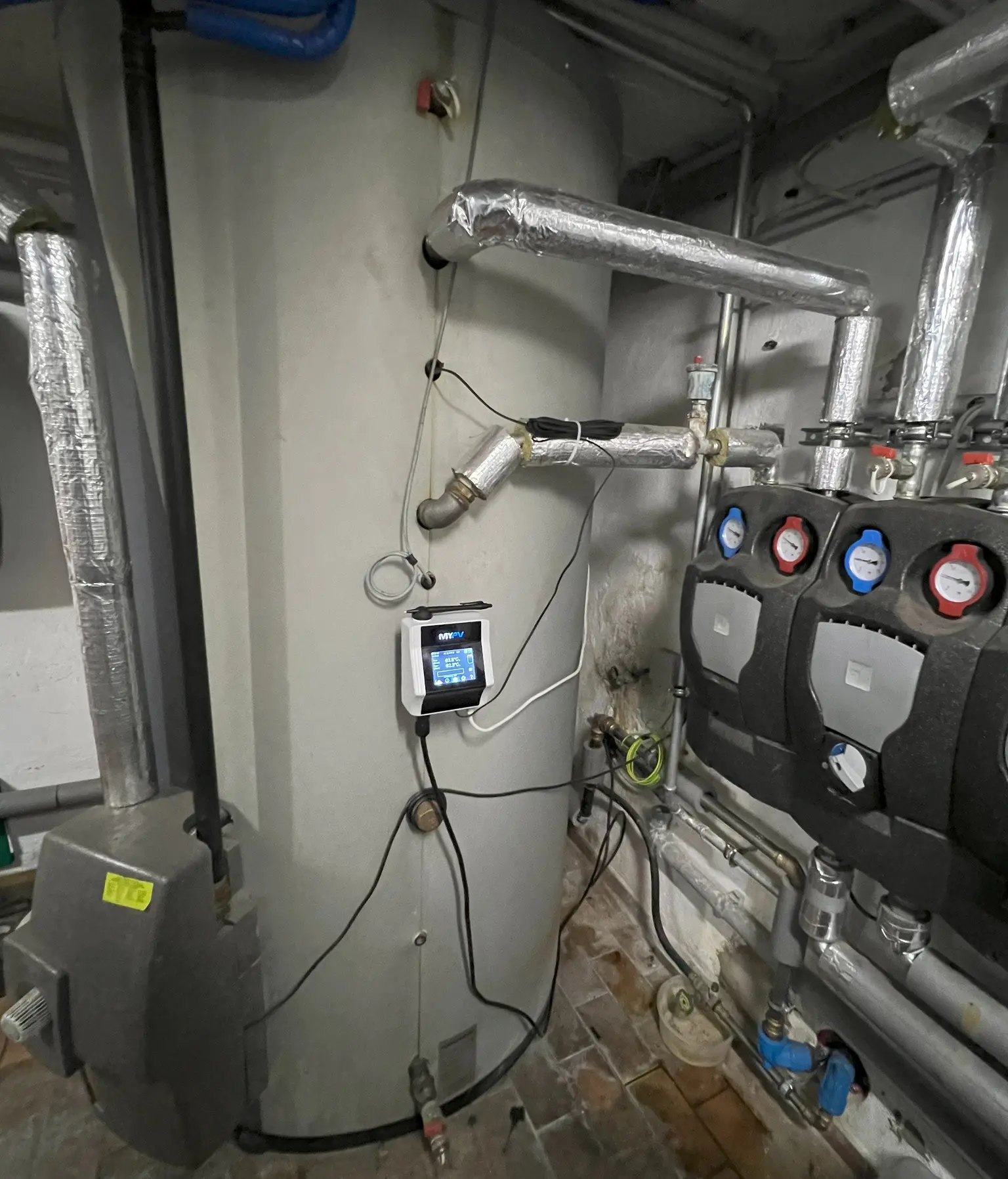 AC ELWA 2 installed on a water heater