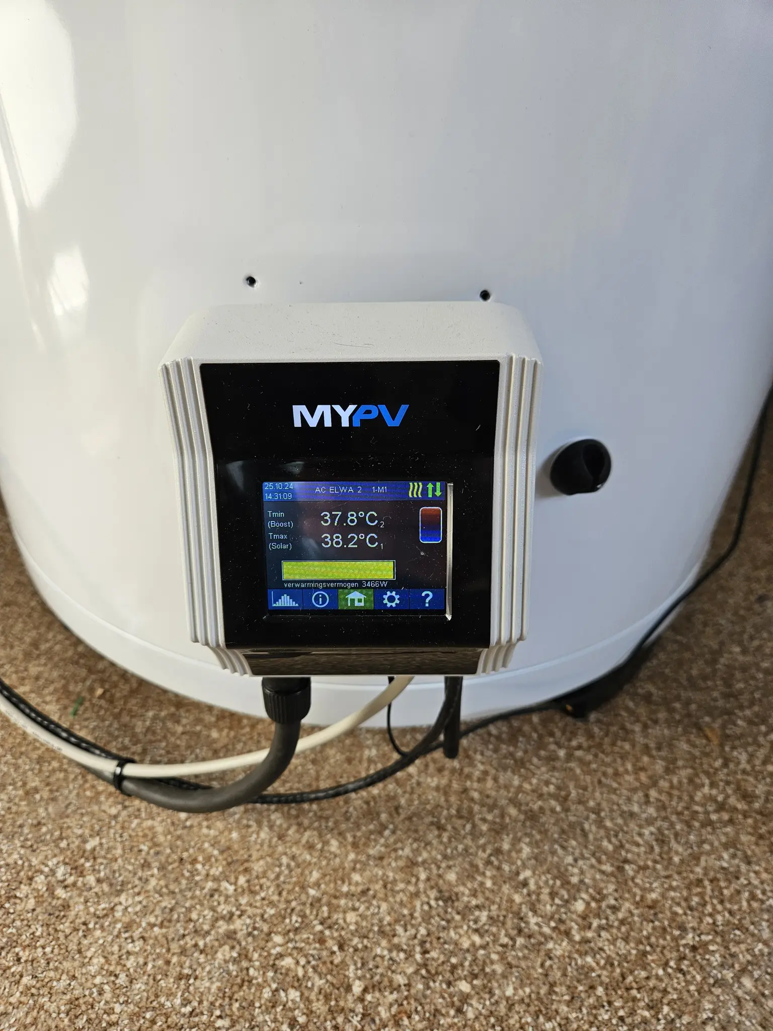 Hot water boiler with integrated AC ELWA 2 for efficient water heating using surplus photovoltaic energy.