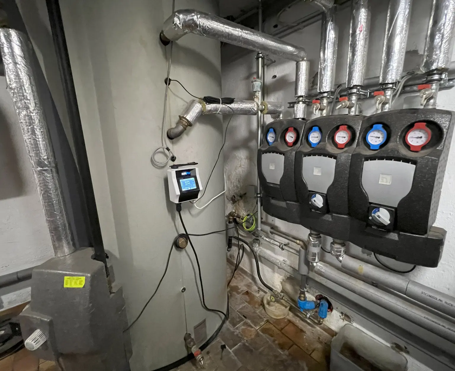 AC ELWA 2 installed on a water heater