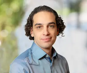 Georg Mina- Porträtaufnahme - my-PV Produktmanager.
