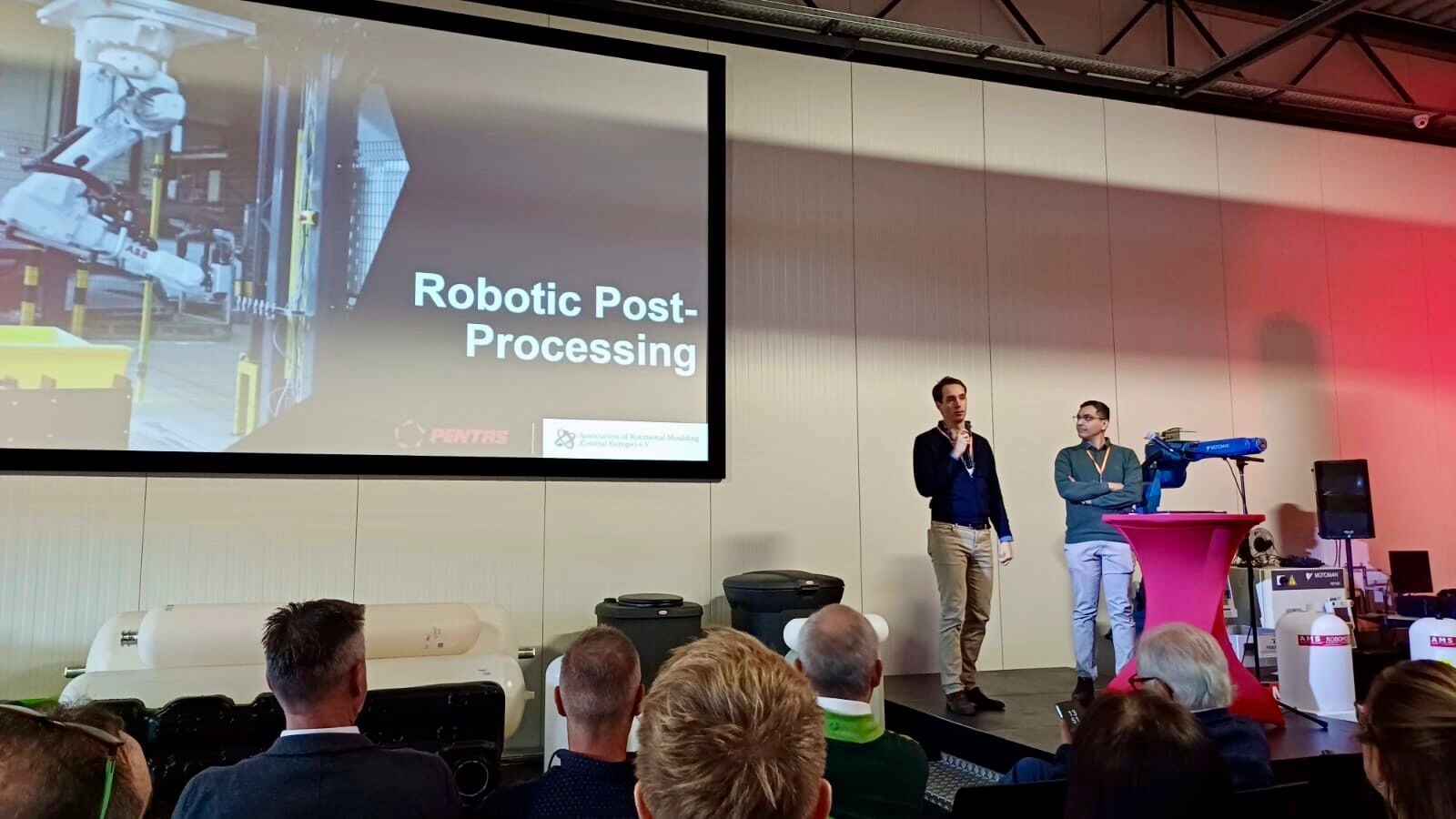 Pentas presenteer tijdens ARM-CE