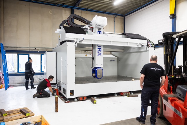 Eerste stap van de installatie van de Fooke CNC machine