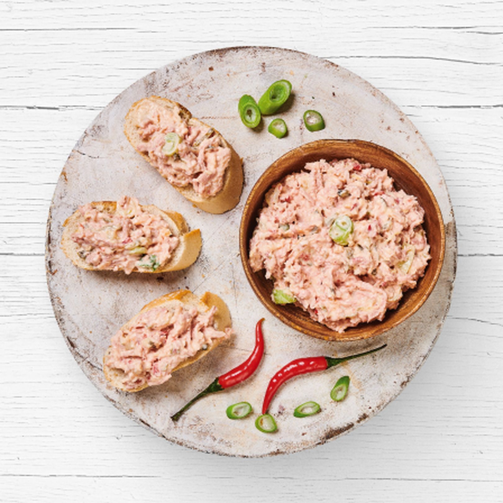 Salámová pomazánka z nabídky Restaurace Globus