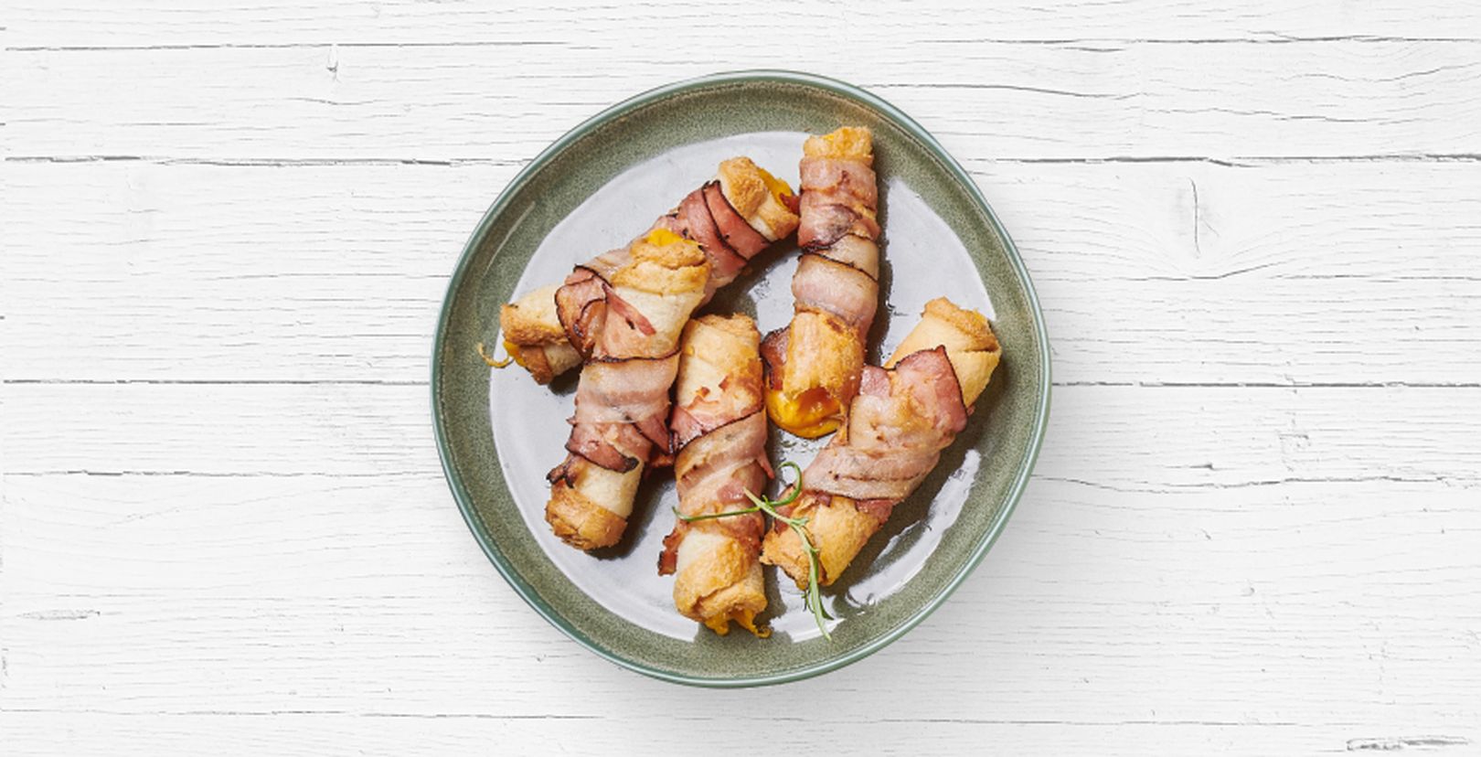 Cheddarové rolky se slaninou z nabídky Restaurace Globus.