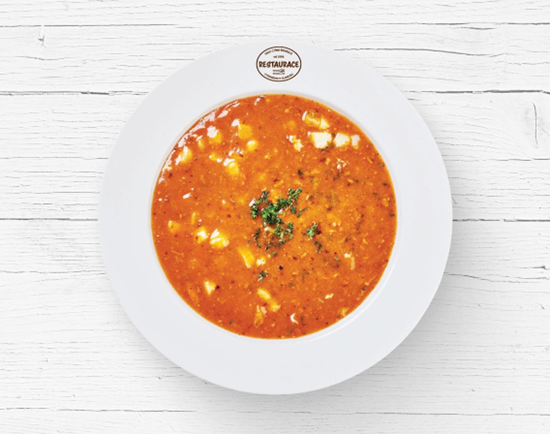 Gulášová polévka z nabídky Restaurace Globus