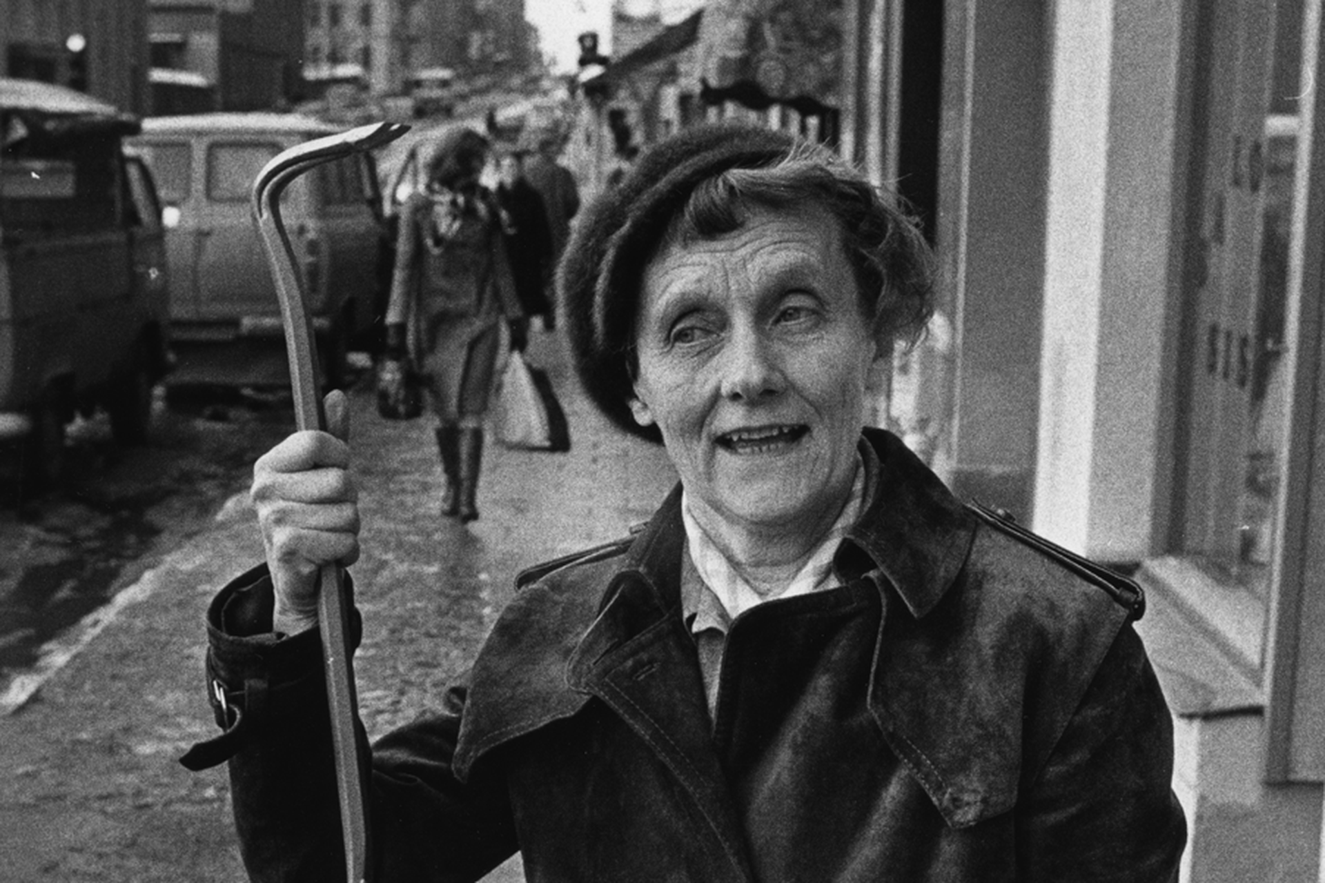 astrid-med-kofot banner