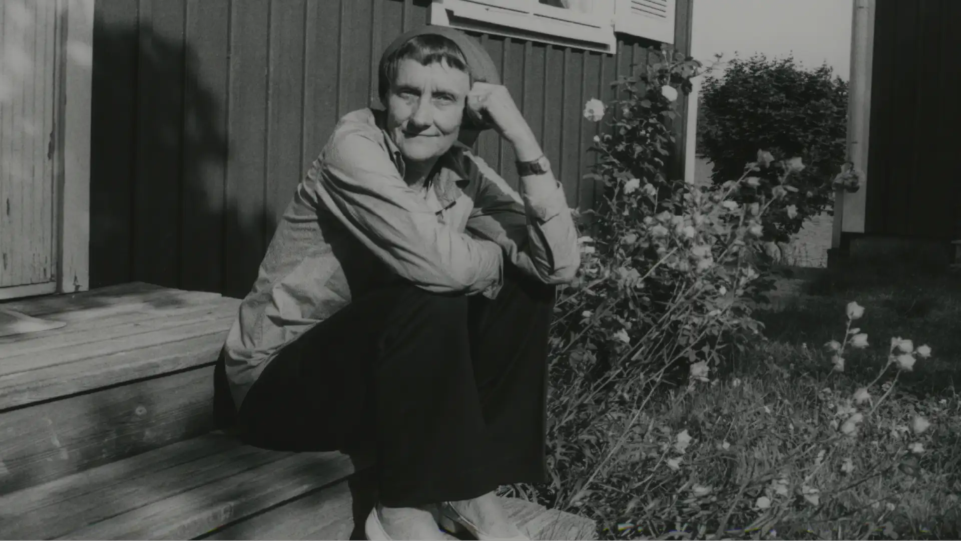 Astrid Lindgren på trappa