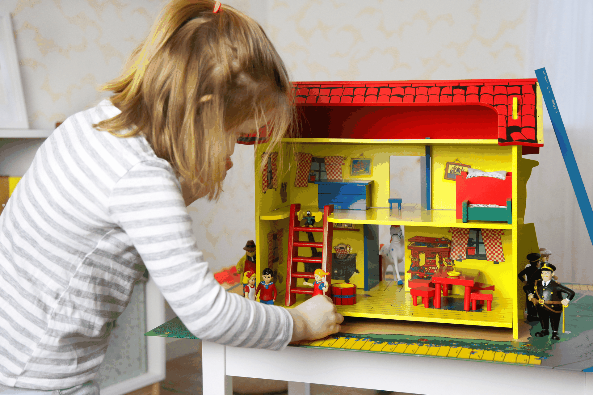 Barn lek dockhus pippi micki produkt