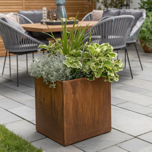 Pflanzkübel aus Cortenstahl