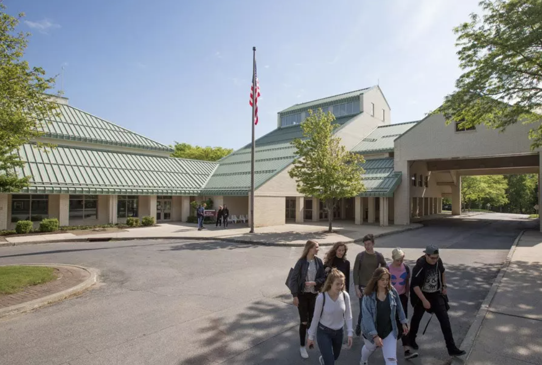 Videregående i utlandet | EF Academy, image size:1102x742