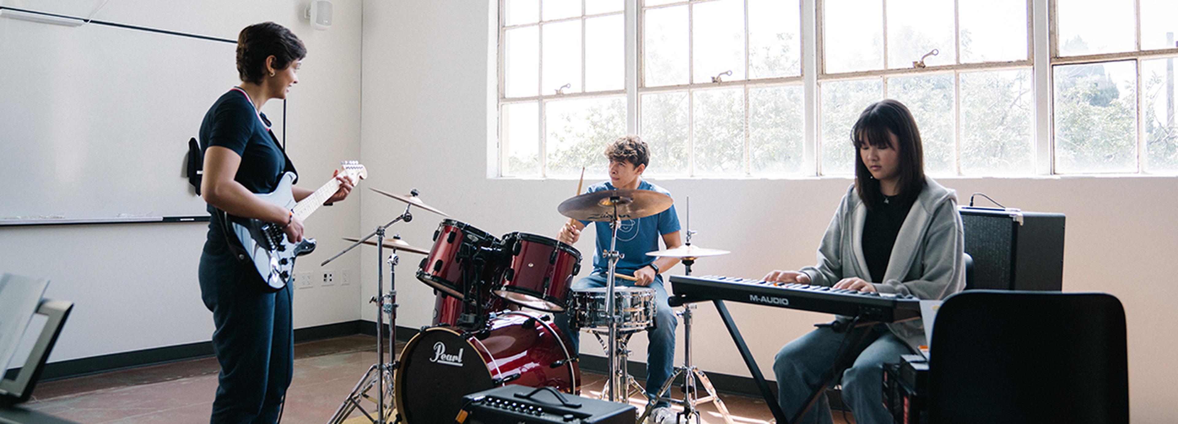 Co-curricular programs | EF Academy Pasadena