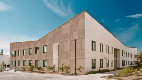 EF Academy Pasadena ได้รับการเน้นย้ำในนิตยสารสถาปัตยกรรม