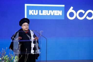 Hina Jilani ontvangt eredoctoraat