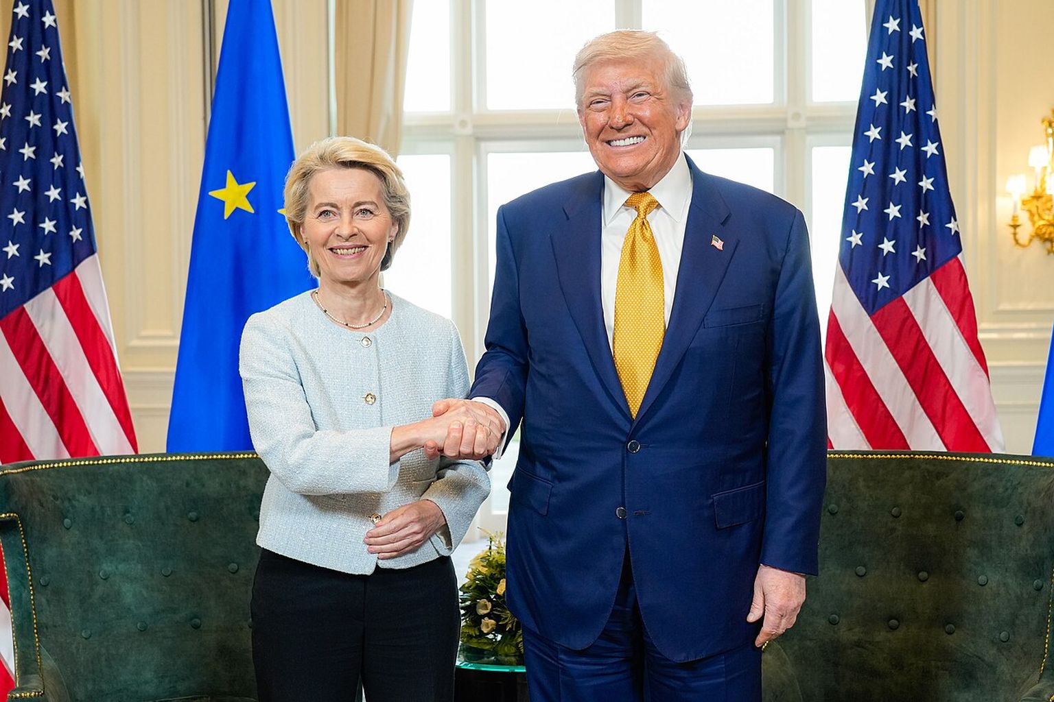 Meeting_between_Ursula_von_der_Leyen,_President_of_the_EC,_and_Donald_Trump,_President_of_the_United_States_-_2025_(1)