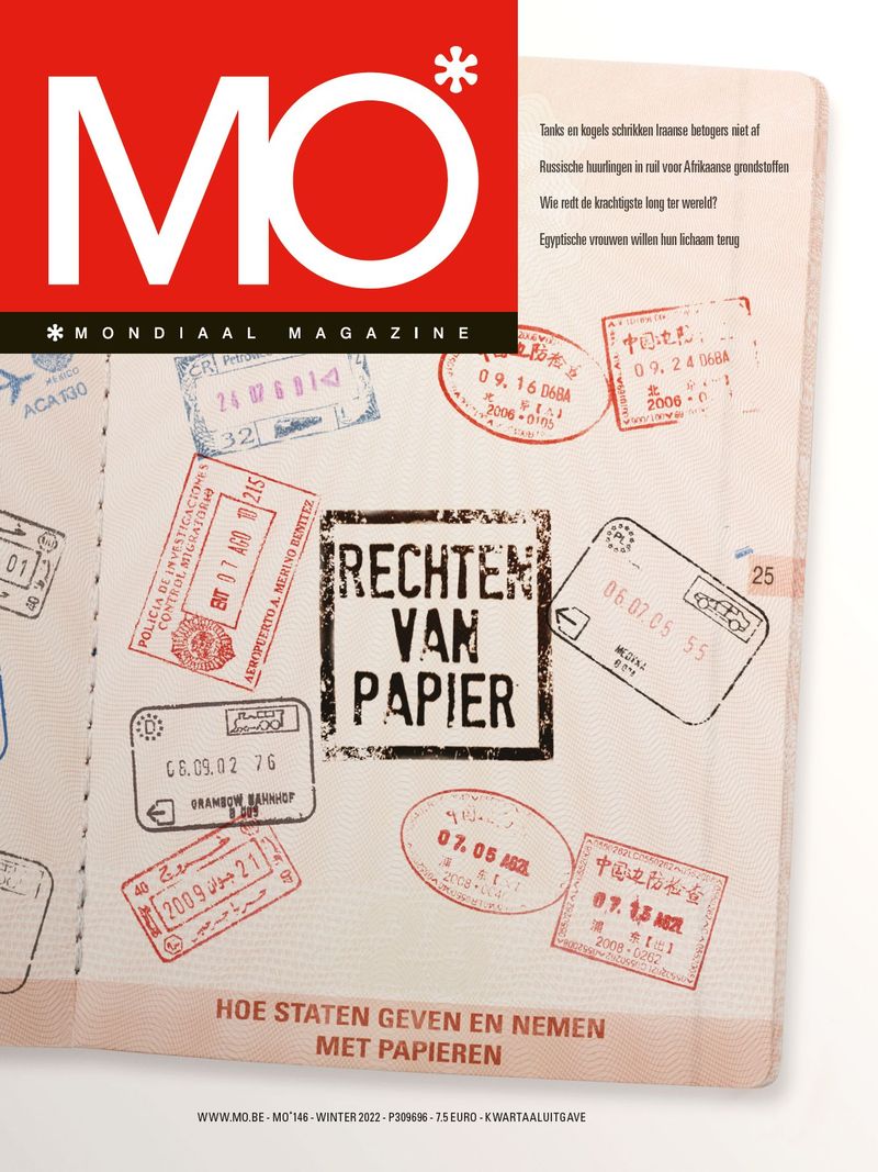 Cover of MO* magazine with passport stamps and the headline "Rechten van Papier" (Paper Rights) in Dutch, winter 2022 issue.