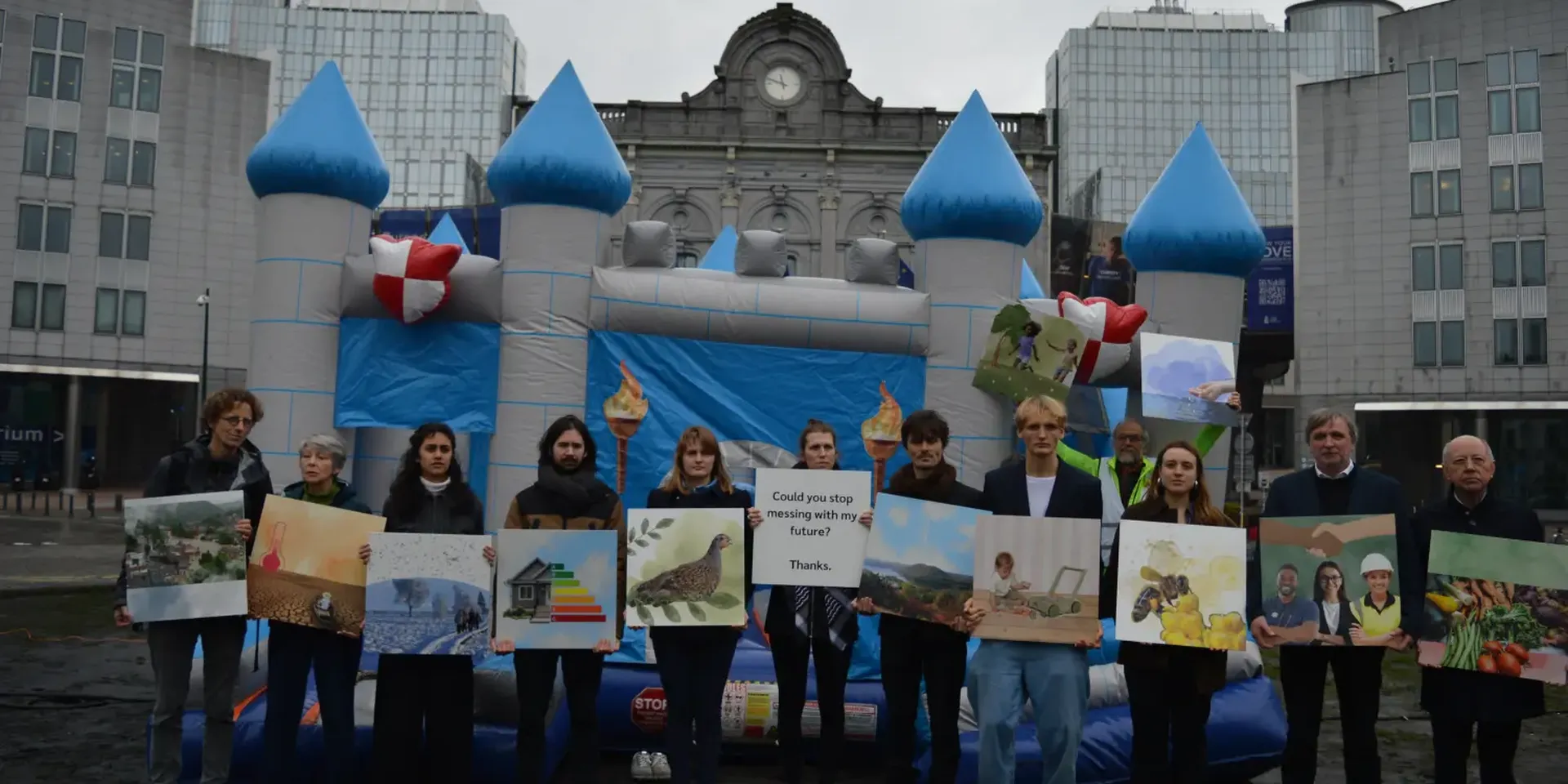 Milieubewegingen voeren actie tijdens de Europese industrietop