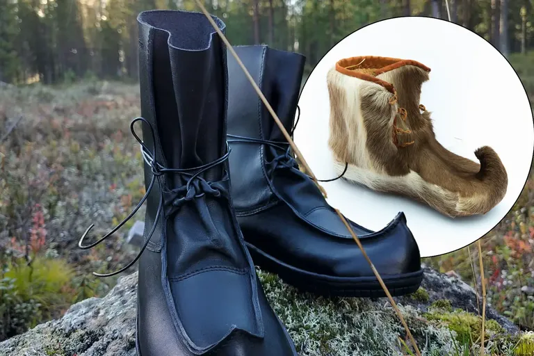Een traditionele en een eigen, moderne interptretatie van de traditionele schoen van de Sámi.