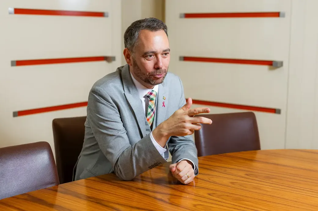 portret van Maxime Prévot, voorzitter van de Franstalige christendemocraten (Les Engagés)