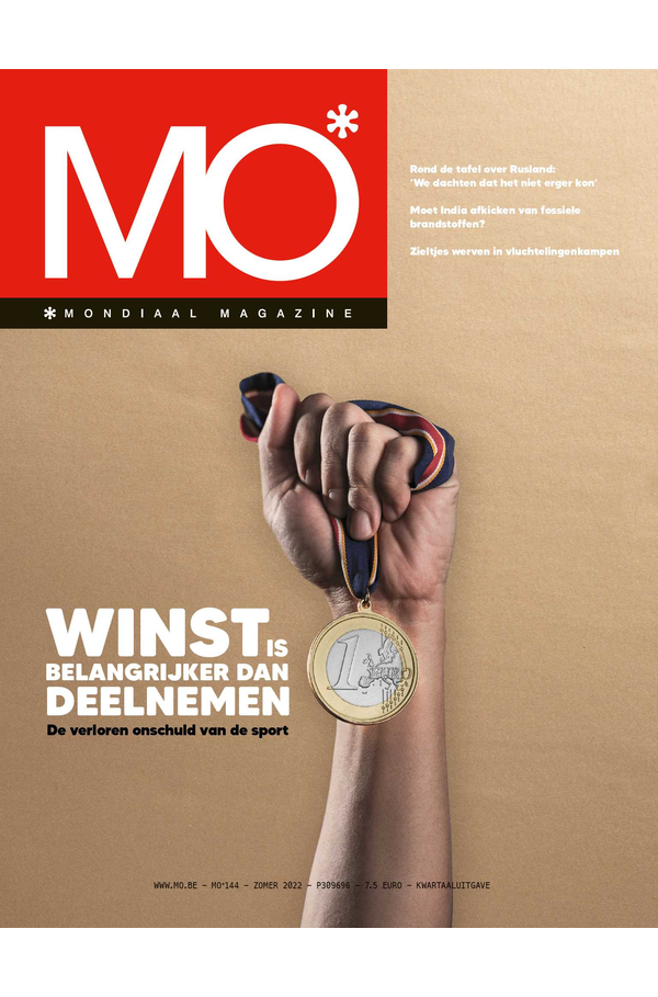 Magazine cover with a hand holding a medal featuring a 1 euro coin. Headline: "Winst is belangrijker dan deelnemen."