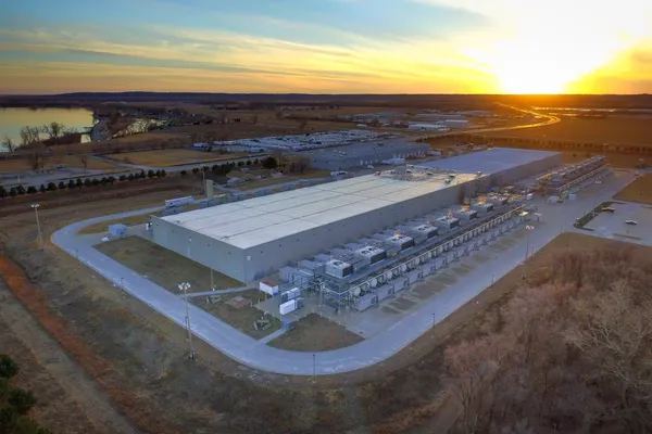Luchtbeeld van een Google Datacenter in Iowa, Verenigde Staten