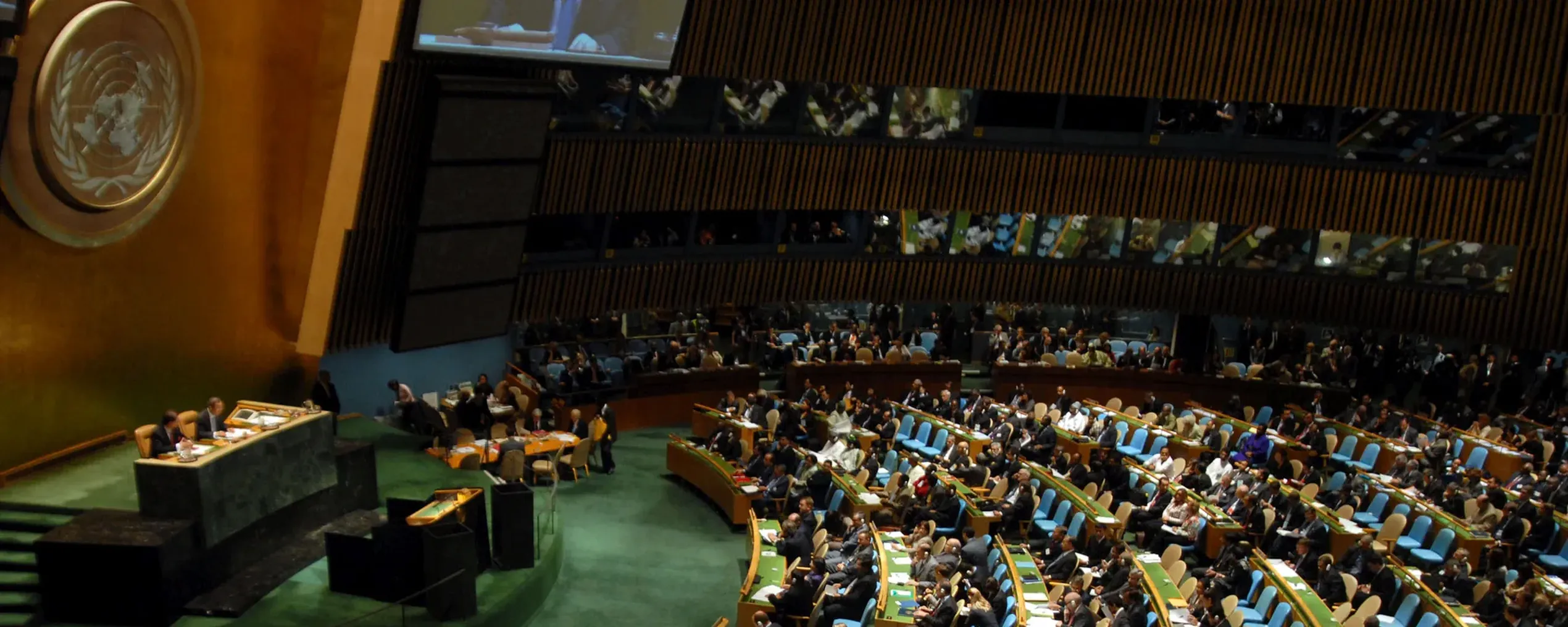 Beeld van de zaal waar de algemene vergadering van de VN plaatsvindt