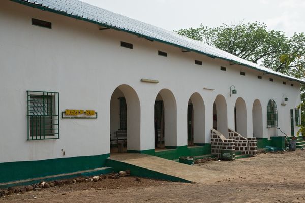 Museum van Poni deelt de trots van de Lobi-volken