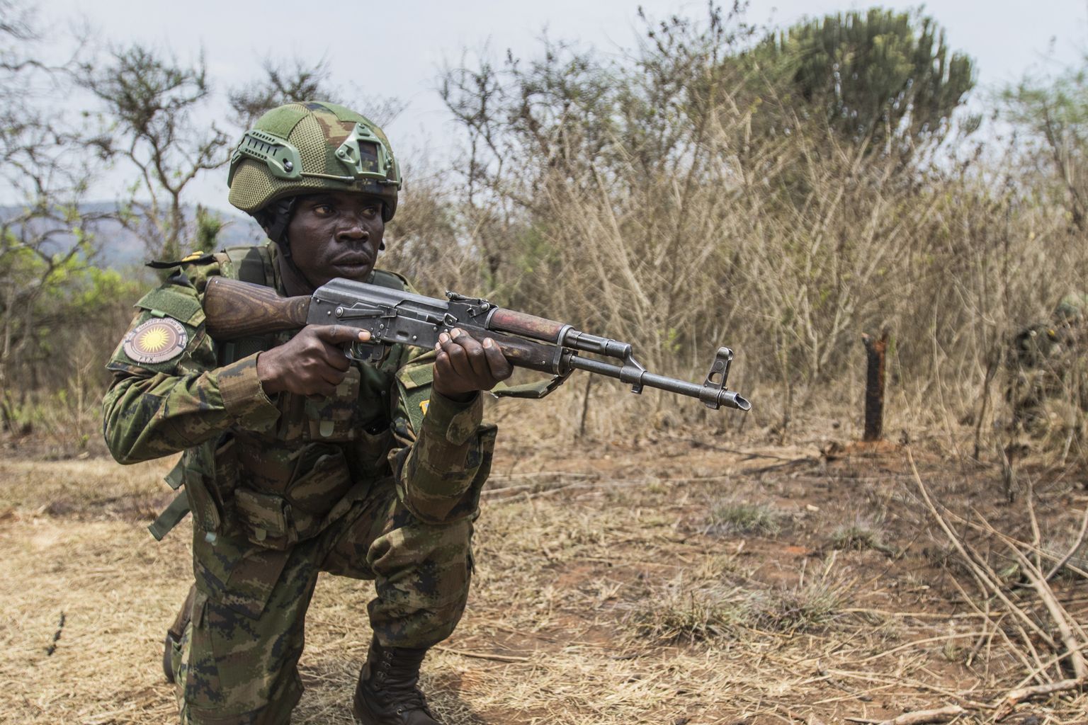 Een Rwandese soldaat tijdens een militaire oefening
