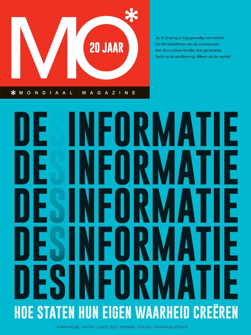 Cover of MO* magazine's 20th-anniversary issue, featuring bold text: "DESINFORMATIE". Subtext: "Hoe staten hun eigen waarheid creëren."