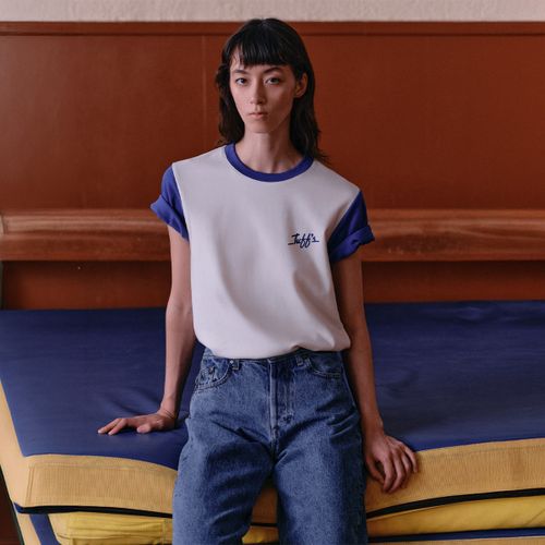 Look femme t-shirt vintage Tuff's avec jean clair - Atelier Tuffery