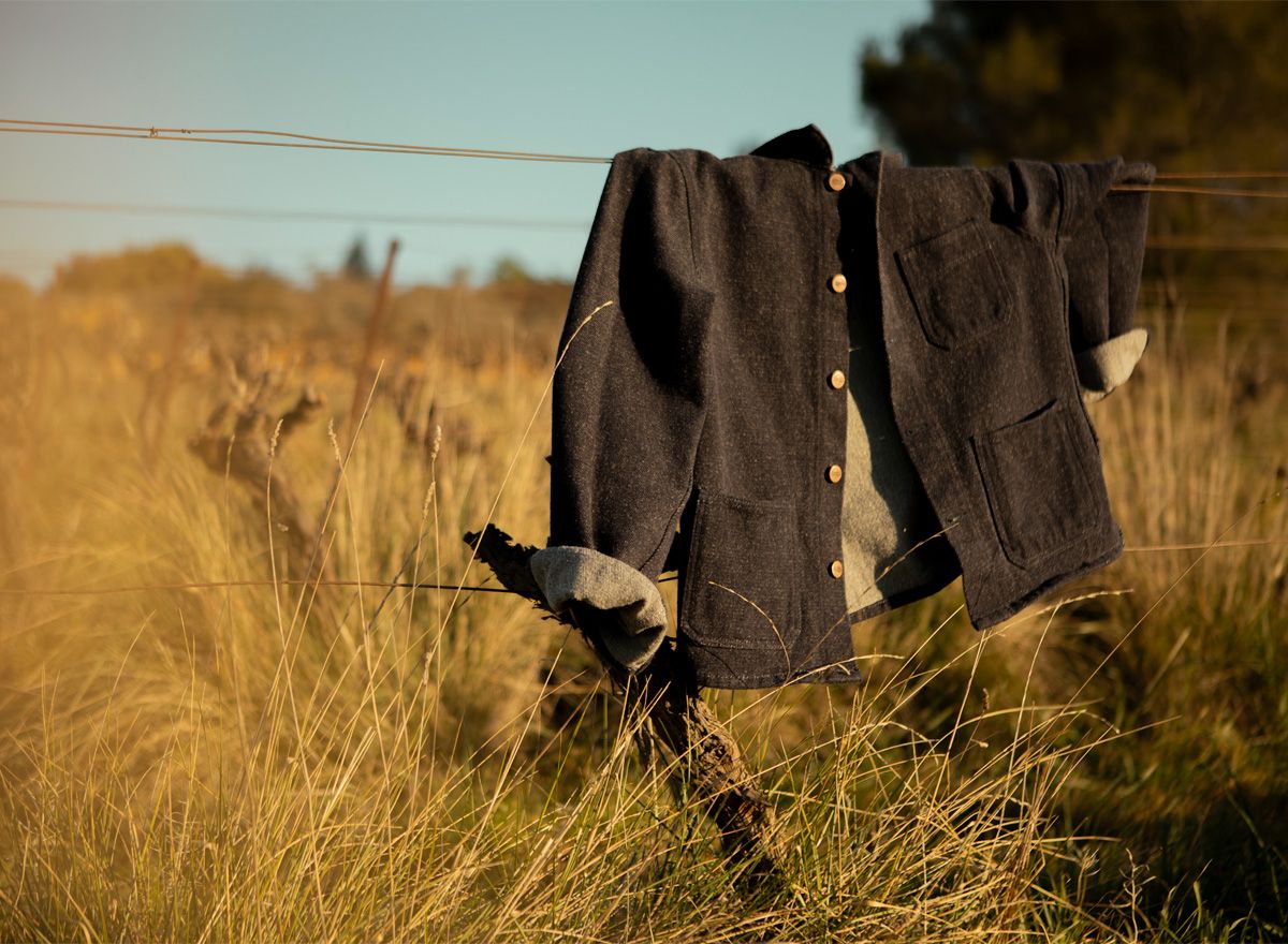 Découvrez comment entretenir vos vêtements en laine : lavage à froid, séchage à plat et gestes simples pour préserver votre maille Atelier TUFFERY | Atelier Tuffery