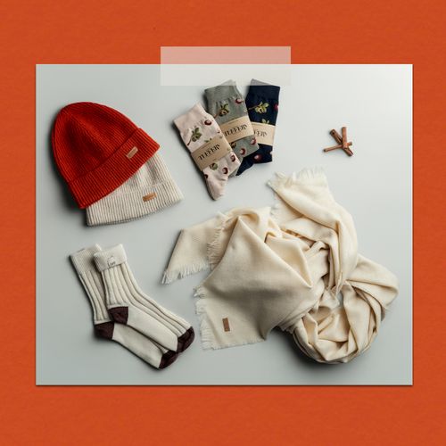 Petites attentions Atelier Tuffery : bonnet tricoté et chaussettes en laine française. - Atelier Tuffery