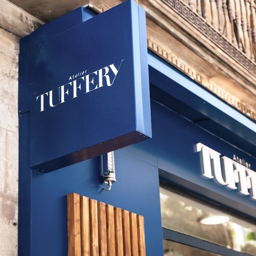 Enseigne bleue de la boutique Atelier Tuffery à Montpellier - Atelier Tuffery