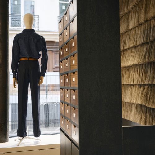 Mannequin en vitrine dans la boutique Atelier Tuffery à Paris - Atelier Tuffery