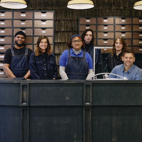 Équipe Atelier Tuffery dans la boutique de Paris - Atelier Tuffery