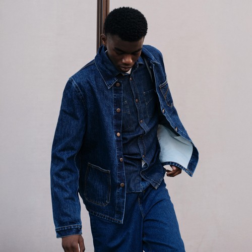 Un homme en total look brut - Atelier Tuffery