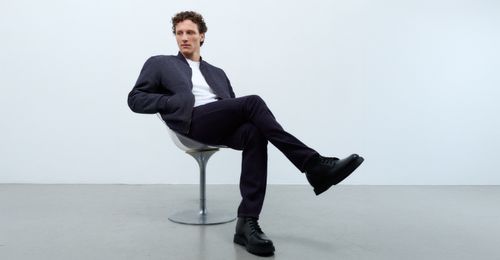 Homme portant bombers et jean - Atelier Tuffery