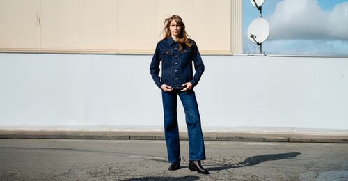 Silhouette femme en total look denim brut veste et jean collection printemps été 2026 - Atelier Tuffery