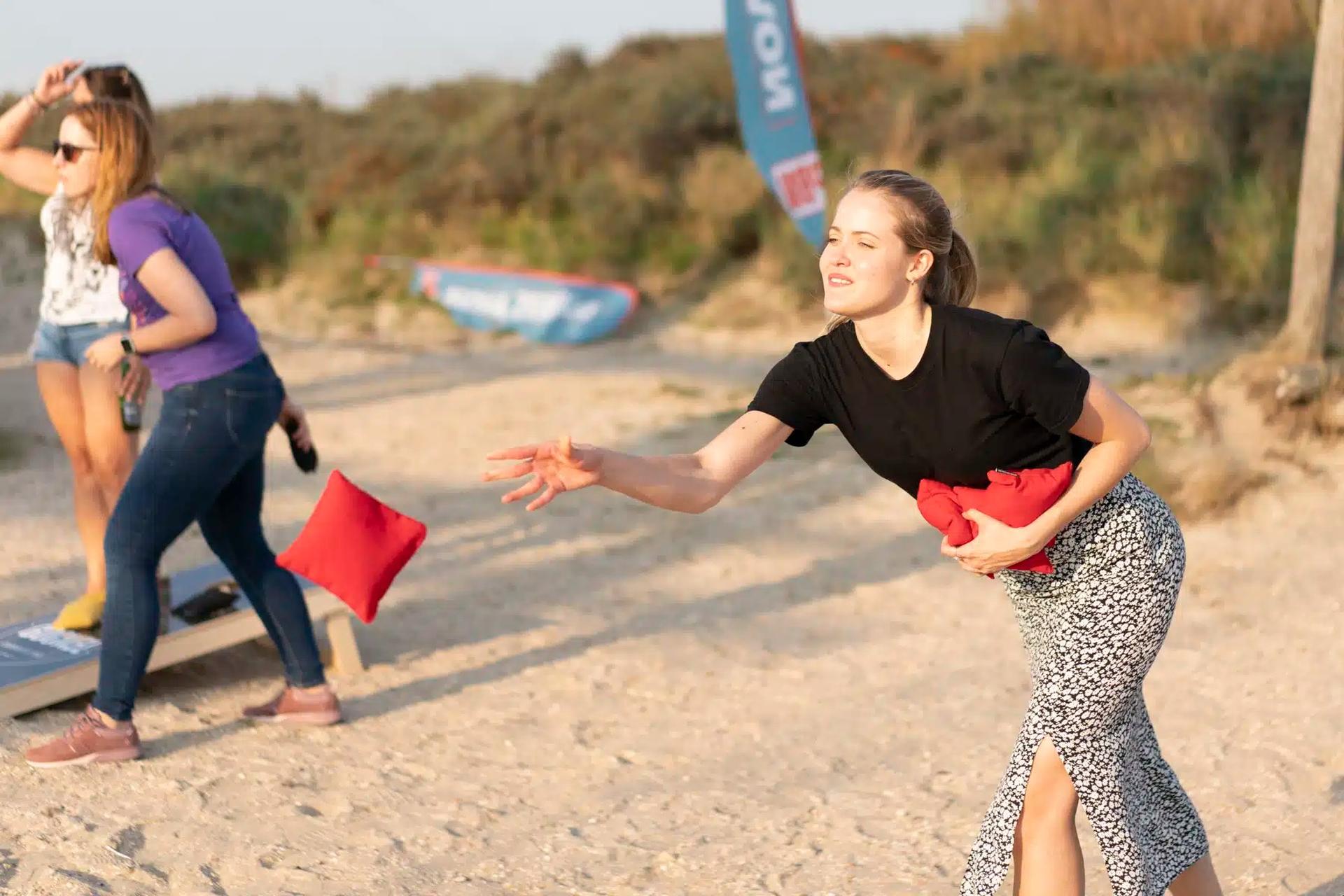 cornhole teambuilding