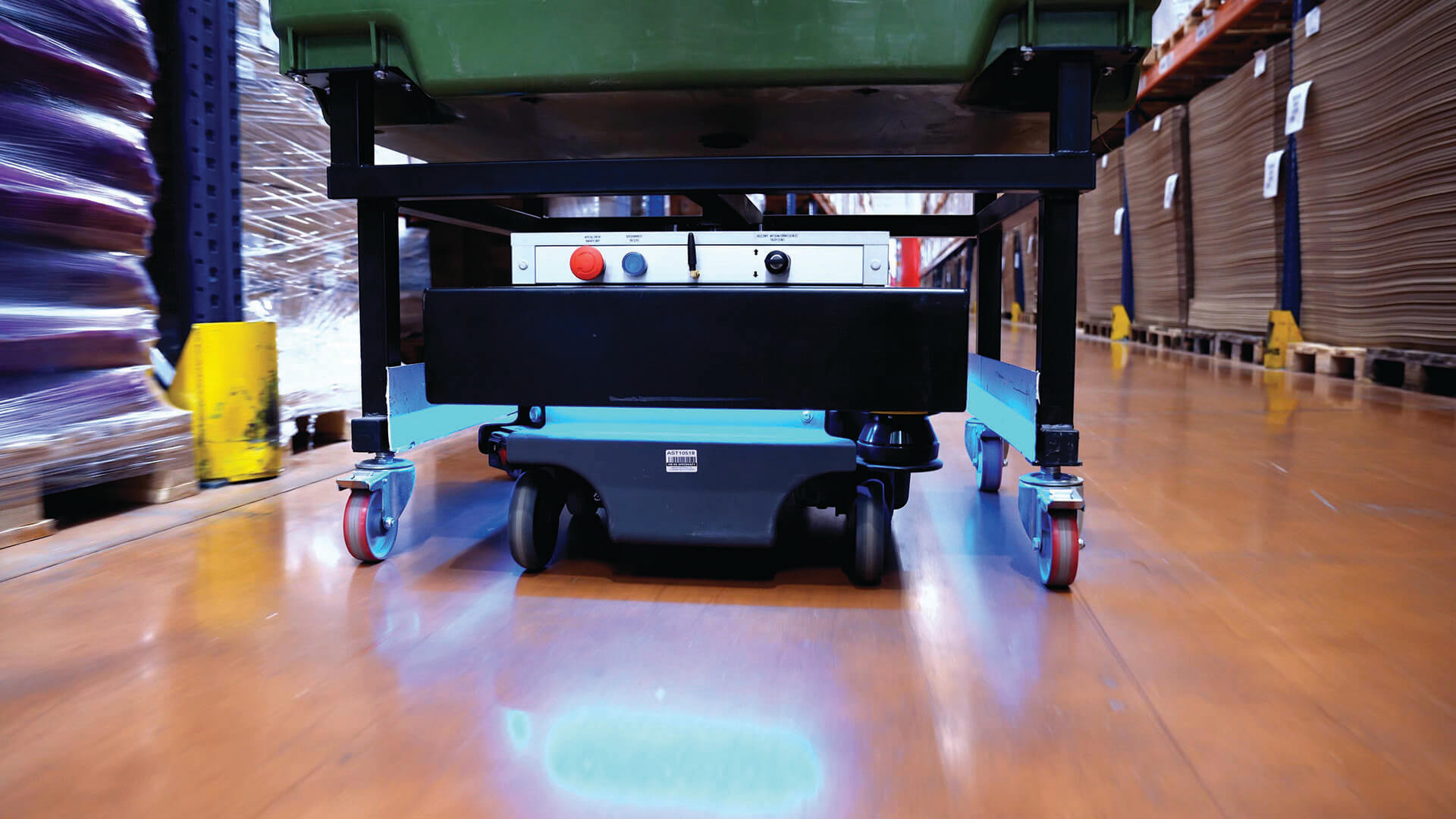 Supply Chain Management vs. Logistics: How MiR AMRs Bridge the Gap