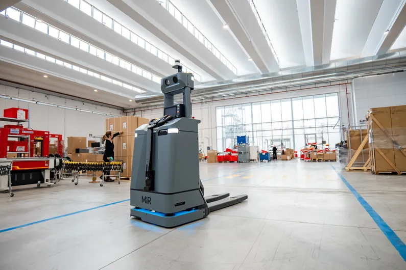 VIBO MiR1200 Pallet Jack