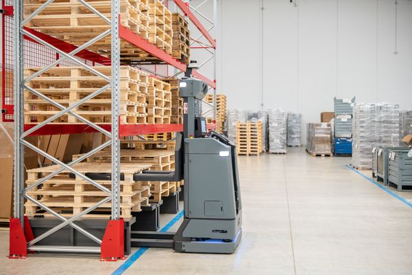 VIBO MiR1200 Pallet Jack_4