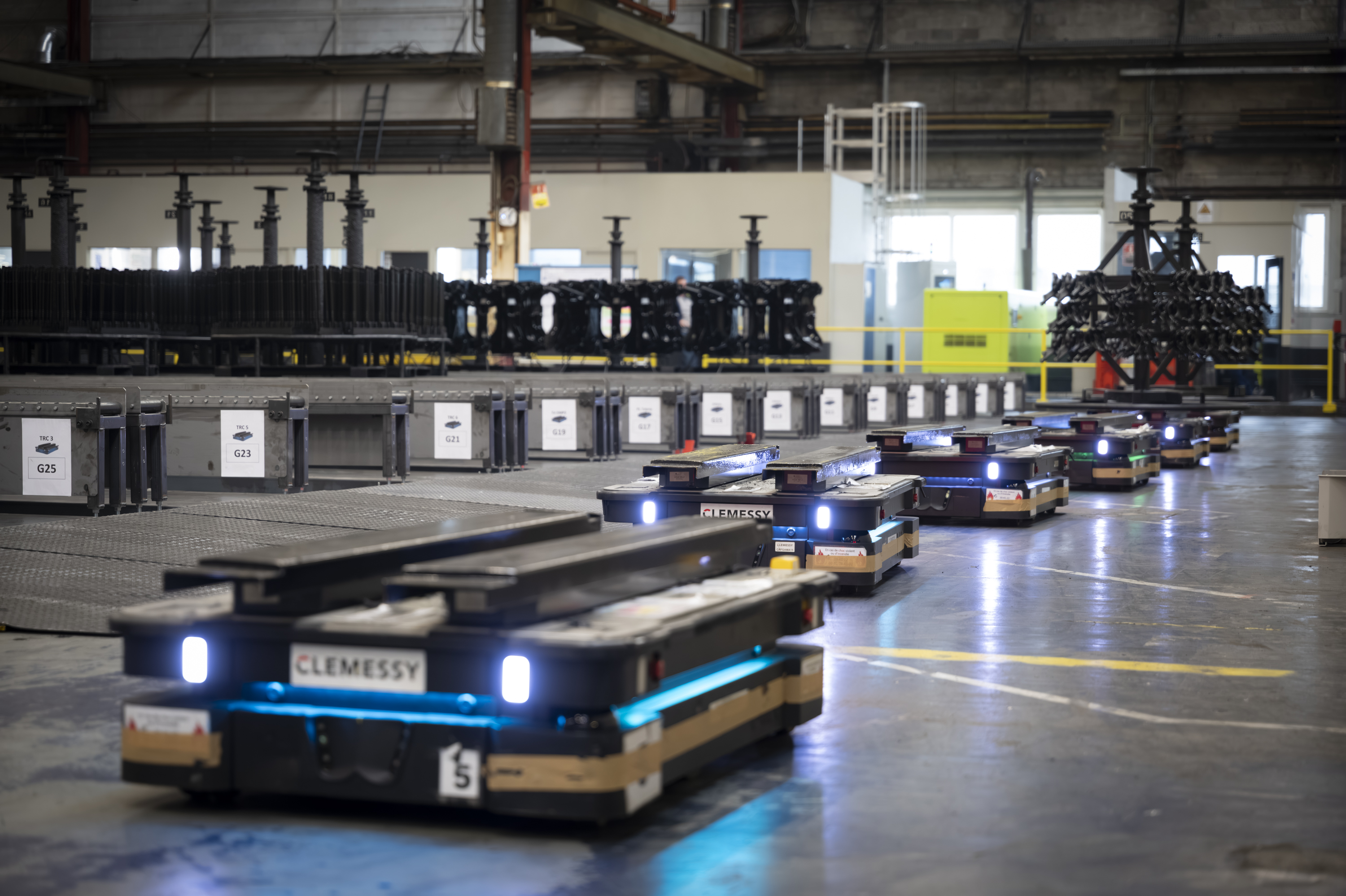 AGV vs. AMR for Electronics Manufacturing